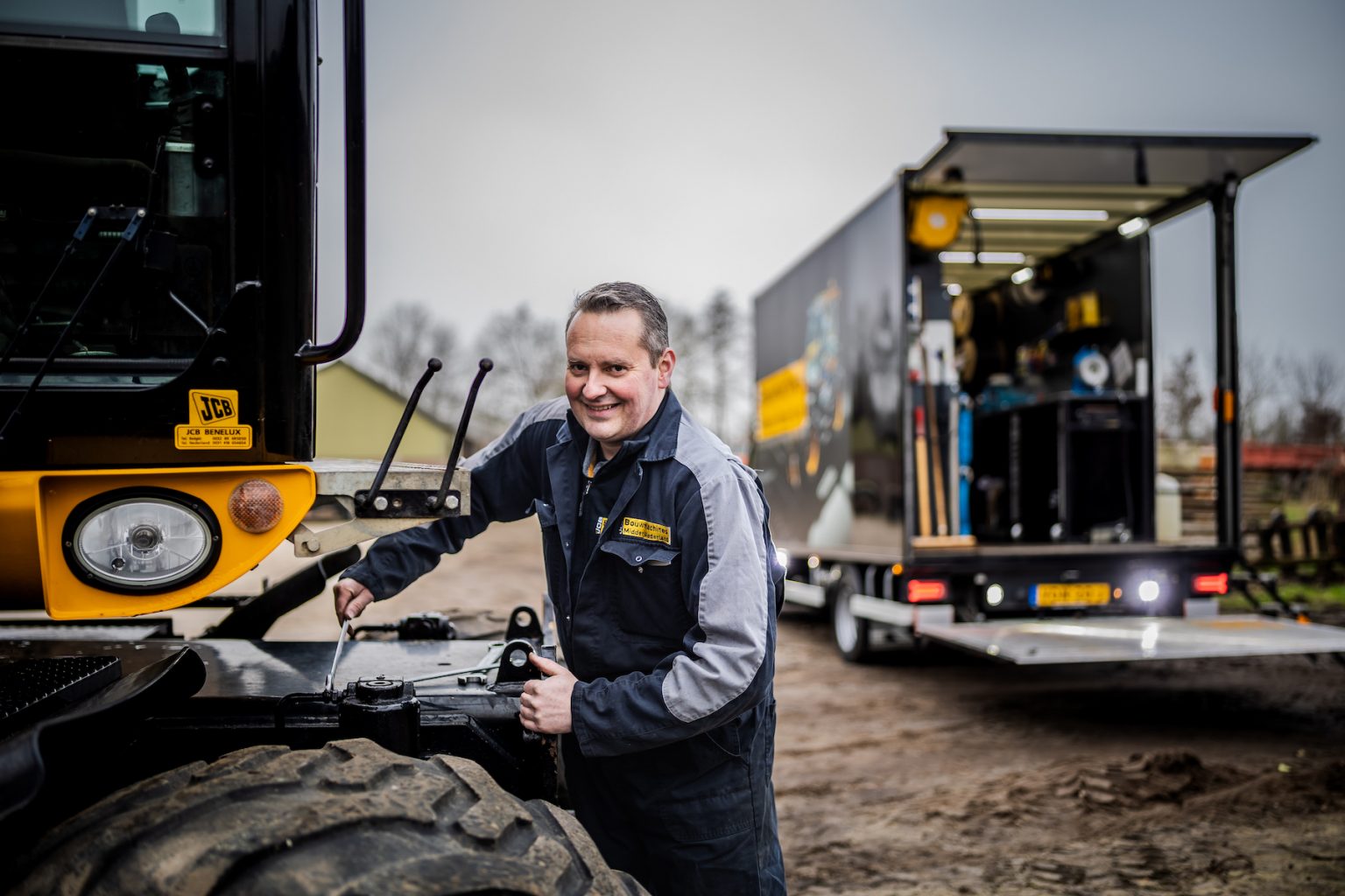 Aan het werk bij Bouwmachines Midden Nederland
